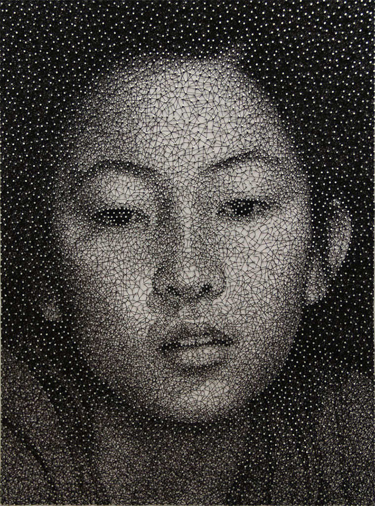 Portraits aus Nadel und Faden - Kunst von Kumi Yamashita