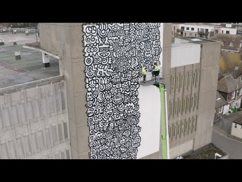 Wie Mr Doodle sein Mural "Concrete Cluster" gemacht hat lyteCache.php?origThumbUrl=https%3A%2F%2Fi.ytimg.com%2Fvi%2F0HxsZq-agQw%2F0 