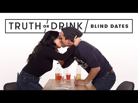 Wahrheit oder Schnaps: Blind Date Edition lyteCache.php?origThumbUrl=https%3A%2F%2Fi.ytimg.com%2Fvi%2F0_9ZCkycgGM%2F0 