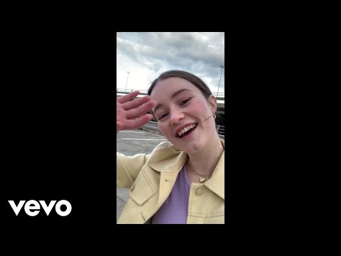 Musikvideo: Sigrid - "Mirror" lyteCache.php?origThumbUrl=https%3A%2F%2Fi.ytimg.com%2Fvi%2F3W0mmhs38Gc%2F0 