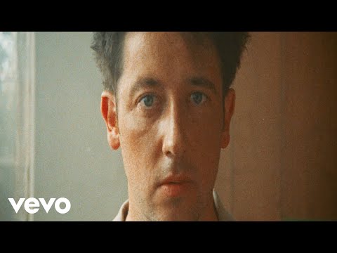 Musikvideo: The Wombats – "If You Ever Leave, I'm Coming With You" lyteCache.php?origThumbUrl=https%3A%2F%2Fi.ytimg.com%2Fvi%2F3fe7lmZH7iw%2F0 