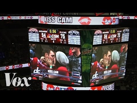 So funktioniert die 'Kiss Cam' im Stadion lyteCache.php?origThumbUrl=https%3A%2F%2Fi.ytimg.com%2Fvi%2F3hRsdIF3PFQ%2F0 