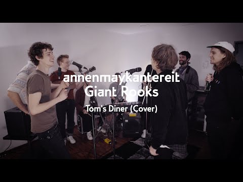 AnnenMayKantereit x Giant Rooks - Tom's Diner lyteCache.php?origThumbUrl=https%3A%2F%2Fi.ytimg.com%2Fvi%2F5r3B7yz6J68%2F0 