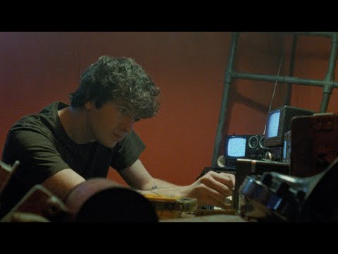 Musikvideo: The Kooks - "Connection" lyteCache.php?origThumbUrl=https%3A%2F%2Fi.ytimg.com%2Fvi%2F7SXyPwP9uGQ%2F0 