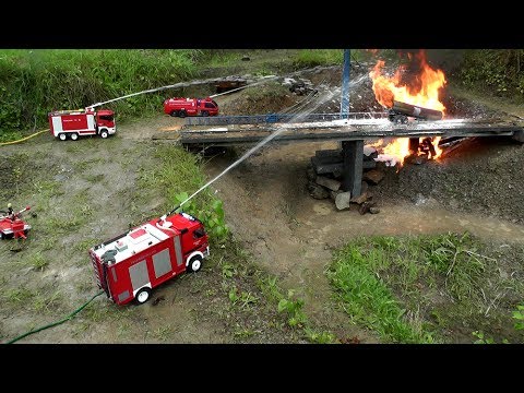 Miniatur-Unfall eines Öltransporters lyteCache.php?origThumbUrl=https%3A%2F%2Fi.ytimg.com%2Fvi%2F8nwT7mdAmW8%2F0 