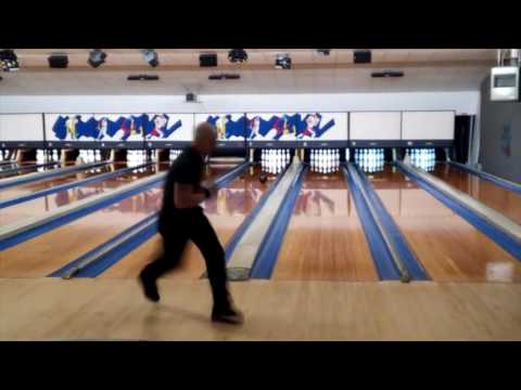 Weltrekord für das schnellste perfekte Bowling-Spiel lyteCache.php?origThumbUrl=https%3A%2F%2Fi.ytimg.com%2Fvi%2FAQnphc6qeNs%2F0 