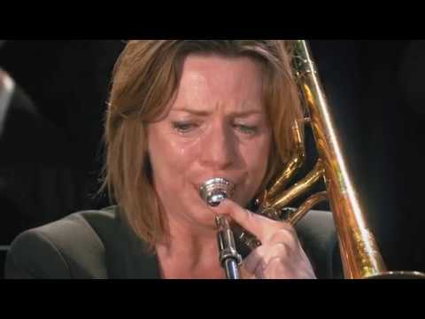 Big Band isst Chili-Schoten vor dem Auftritt lyteCache.php?origThumbUrl=https%3A%2F%2Fi.ytimg.com%2Fvi%2FAW4zTRAAsO8%2F0 