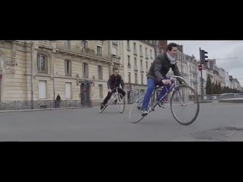 Mit diesem Fahrrad könnt ihr problemlos driften lyteCache.php?origThumbUrl=https%3A%2F%2Fi.ytimg.com%2Fvi%2FBk-PfmvCLuE%2F0 