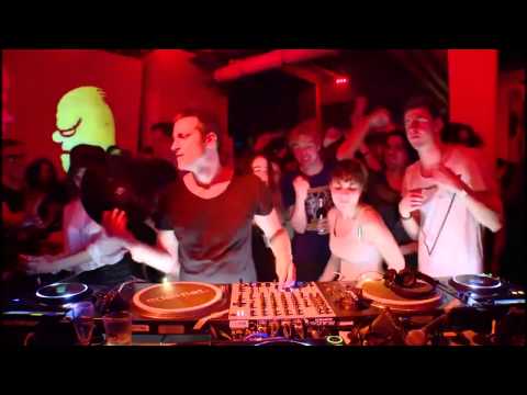 90er-Musik im Boiler Room lyteCache.php?origThumbUrl=https%3A%2F%2Fi.ytimg.com%2Fvi%2FHJB9RRTiWvI%2F0 