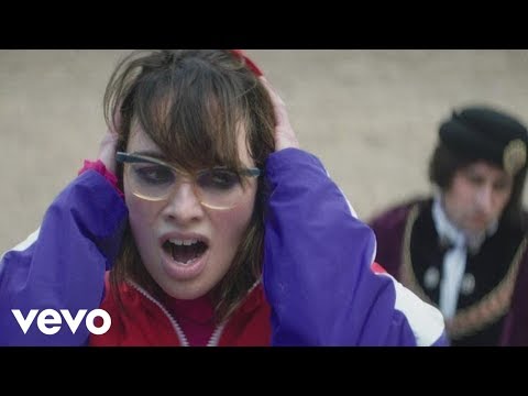 Im neuen Kasabian-Video spielt Lena Headey mit lyteCache.php?origThumbUrl=https%3A%2F%2Fi.ytimg.com%2Fvi%2FJf3CPnDMVz0%2F0 