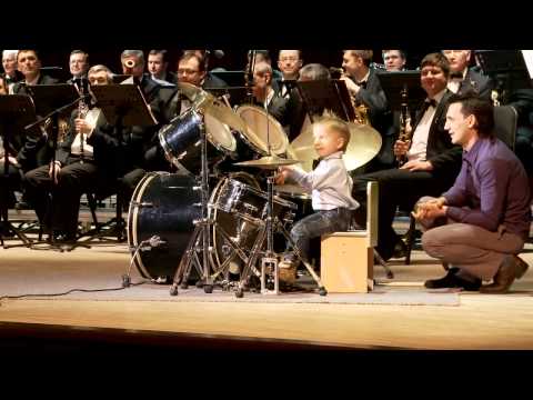 3-Jähriger Drummer spielt mit Orchester lyteCache.php?origThumbUrl=https%3A%2F%2Fi.ytimg.com%2Fvi%2FO4Girrb66lY%2F0 