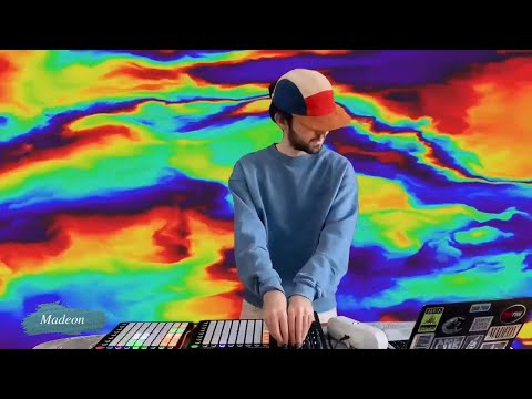 Madeon Live-DJ-Set (1 Stunde) lyteCache.php?origThumbUrl=https%3A%2F%2Fi.ytimg.com%2Fvi%2FPSRdKi2GscM%2F0 