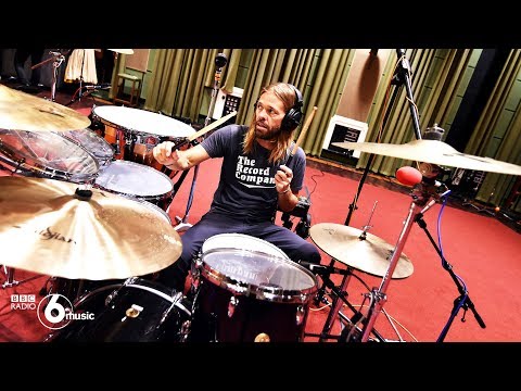 Schlagzeug-Stunde mit Taylor Hawkins lyteCache.php?origThumbUrl=https%3A%2F%2Fi.ytimg.com%2Fvi%2FPwjEc8S0PRo%2F0 