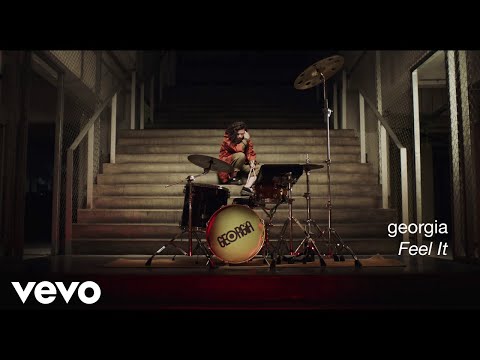 Musikvideos: Georgia - "24 Hours" / "Feel It" lyteCache.php?origThumbUrl=https%3A%2F%2Fi.ytimg.com%2Fvi%2FS9l-LFNXtp4%2F0 