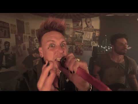 Musikvideo: Papa Roach - "Cut The Line" lyteCache.php?origThumbUrl=https%3A%2F%2Fi.ytimg.com%2Fvi%2FUhsdrcs6asU%2F0 