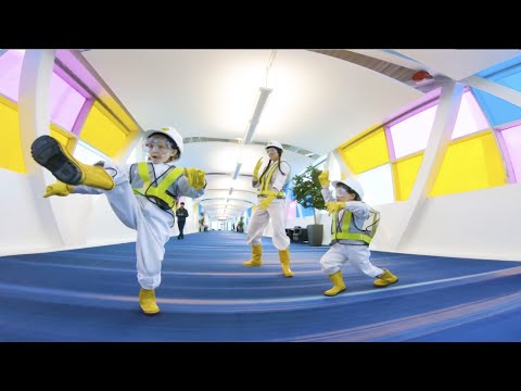 "Intergalactic"-Musikvideo der Beastie Boys mit Kindern nachgespielt lyteCache.php?origThumbUrl=https%3A%2F%2Fi.ytimg.com%2Fvi%2FXw4pcGyi8Jk%2F0 