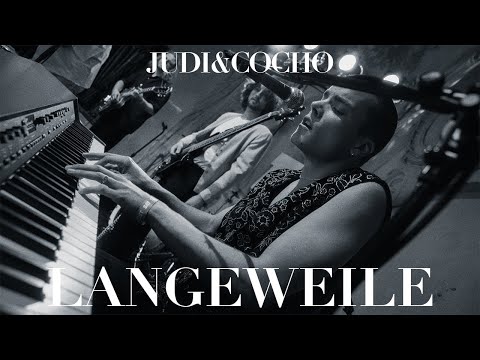 Musikvideo: Judi&Cocho - "Langeweile" lyteCache.php?origThumbUrl=https%3A%2F%2Fi.ytimg.com%2Fvi%2FYH2oQT6nNjI%2F0 