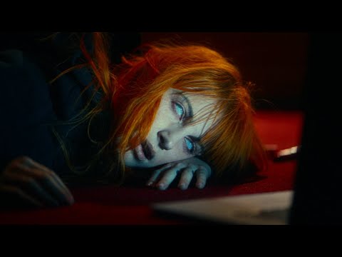 Musikvideo: Paramore - "The News" lyteCache.php?origThumbUrl=https%3A%2F%2Fi.ytimg.com%2Fvi%2FYSFa_wOZPXg%2F0 