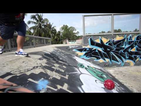 Bowling-Trickshots im Skatepark lyteCache.php?origThumbUrl=https%3A%2F%2Fi.ytimg.com%2Fvi%2FYZ10x9Pphc0%2F0 