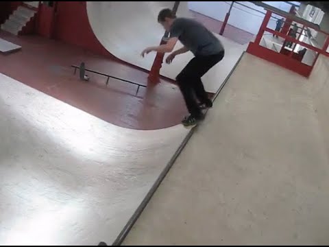 Verrückter Skateboard-Trick lyteCache.php?origThumbUrl=https%3A%2F%2Fi.ytimg.com%2Fvi%2F_L74ioTvPso%2F0 