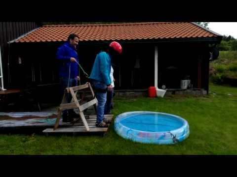 Bräutigam denkt, er würde Bungee jumpen lyteCache.php?origThumbUrl=https%3A%2F%2Fi.ytimg.com%2Fvi%2Fc8zTHS9r6E4%2F0 