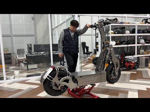 Extrem schneller E-Scooter mit 150 km/h Spitzengeschwindigkeit lyteCache.php?origThumbUrl=https%3A%2F%2Fi.ytimg.com%2Fvi%2Fcs-I4aPFjq0%2F0 