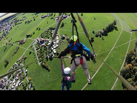 Mann ist bei erstem Hang-Glider-Flug nicht gesichert lyteCache.php?origThumbUrl=https%3A%2F%2Fi.ytimg.com%2Fvi%2FdLBJA8SlH2w%2F0 