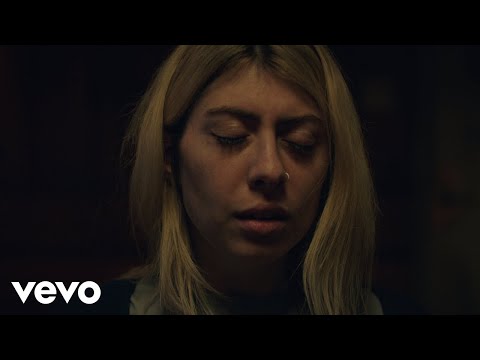 Musikvideo-Premiere: Charly Bliss - Chatroom lyteCache.php?origThumbUrl=https%3A%2F%2Fi.ytimg.com%2Fvi%2FdXrJwXRyitg%2F0 