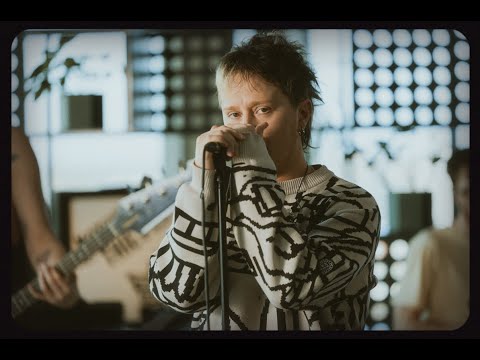 Nothing But Thieves: Live-Set @ The Tower Tapes lyteCache.php?origThumbUrl=https%3A%2F%2Fi.ytimg.com%2Fvi%2FgBsNfi4LQyI%2F0 