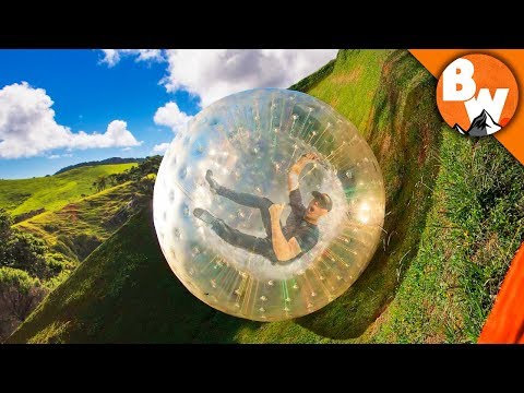 Zorbing: In aufblasbarem Ball Hügel hinunter rollen lyteCache.php?origThumbUrl=https%3A%2F%2Fi.ytimg.com%2Fvi%2FgU7JCPSSMYc%2F0 