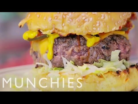 How to Make a Perfect Cheeseburger lyteCache.php?origThumbUrl=https%3A%2F%2Fi.ytimg.com%2Fvi%2FgZuDMKXWU_E%2F0 