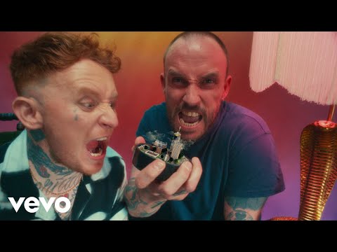 Musikvideo: Frank Carter & The Rattlesnakes ft. Joe Talbot - "My Town" lyteCache.php?origThumbUrl=https%3A%2F%2Fi.ytimg.com%2Fvi%2Fgx59hOw2HcA%2F0 