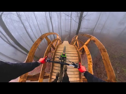 POV-Mountainbike-Downhill-Fahrt im Greenhill Bike Park lyteCache.php?origThumbUrl=https%3A%2F%2Fi.ytimg.com%2Fvi%2FhkbJ75oei18%2F0 