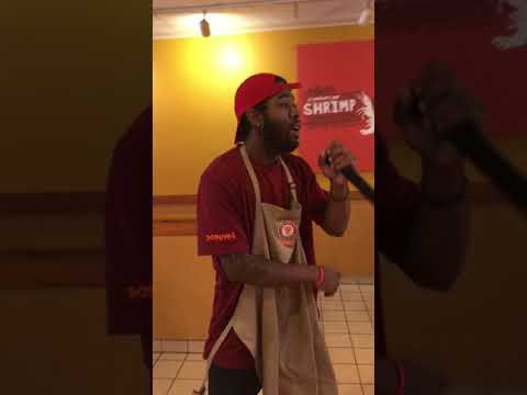 Dieser Typ kündigt seinen Fast Food-Job mit einem Rap-Song lyteCache.php?origThumbUrl=https%3A%2F%2Fi.ytimg.com%2Fvi%2FiH-KfJ2yqxk%2F0 