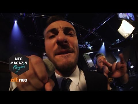 Böhmermann & Dendemann rappen durch die deutsche Hip Hop-Geschichte lyteCache.php?origThumbUrl=https%3A%2F%2Fi.ytimg.com%2Fvi%2FiKsa41Ly1m8%2F0 