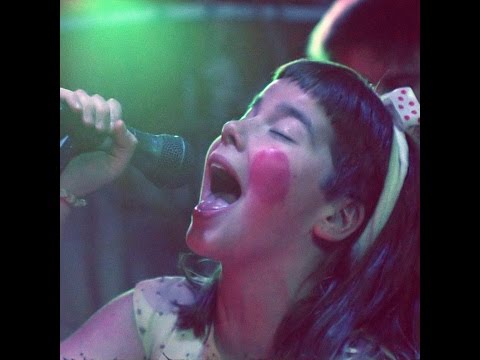 Björk als Teenager-Punk lyteCache.php?origThumbUrl=https%3A%2F%2Fi.ytimg.com%2Fvi%2FnkRCxq0Et5w%2F0 