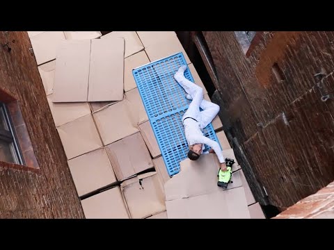 Parkour-Stuntmen geben Einblicke in "6 Underground"-Dreh lyteCache.php?origThumbUrl=https%3A%2F%2Fi.ytimg.com%2Fvi%2FoQt_CoTALk0%2F0 