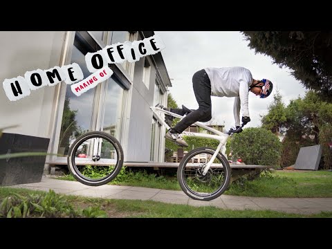 Fabio Wibmer macht Fahrrad-Tricks im "Home Office" lyteCache.php?origThumbUrl=https%3A%2F%2Fi.ytimg.com%2Fvi%2Fq43M5qeNxPA%2F0 