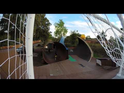 Bob Burnquist: Skateboard-Fußball lyteCache.php?origThumbUrl=https%3A%2F%2Fi.ytimg.com%2Fvi%2Fr-WOGI5bzpA%2F0 