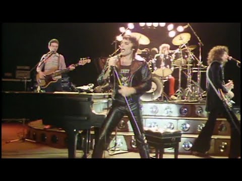 43 Minuten Live-Aufnahmen von Queen-Gigs aus den 70ern lyteCache.php?origThumbUrl=https%3A%2F%2Fi.ytimg.com%2Fvi%2FtAZOFABpmIs%2F0 