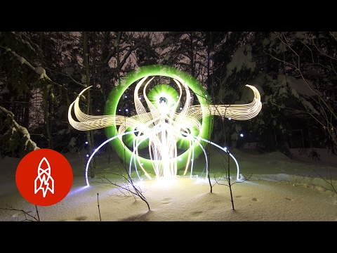 Coole Lightpaintings von Hannu Huhtamo lyteCache.php?origThumbUrl=https%3A%2F%2Fi.ytimg.com%2Fvi%2FzhdMwgvU2EI%2F0 