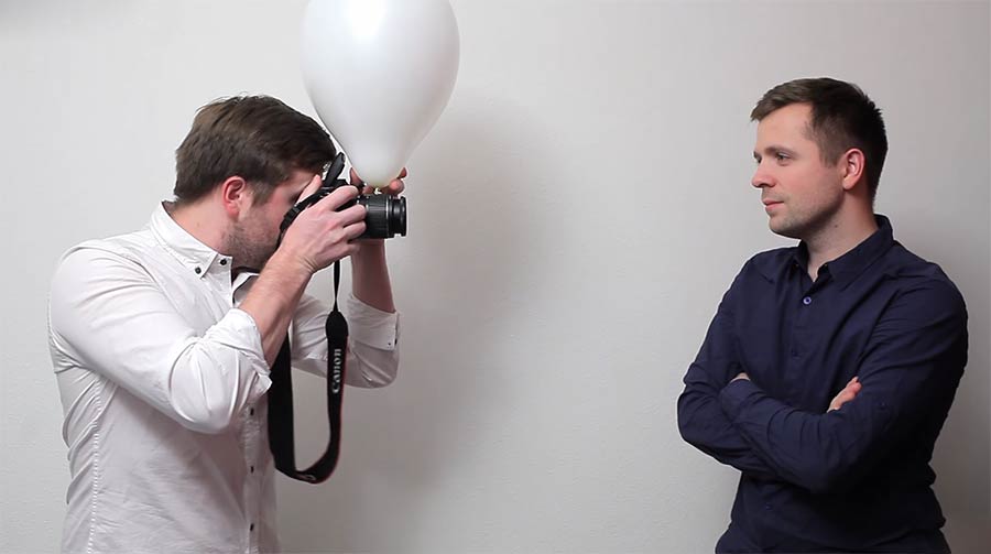 So hilft euch ein Ballon beim Blitzlicht-Fotografieren - Kleiner Trick
