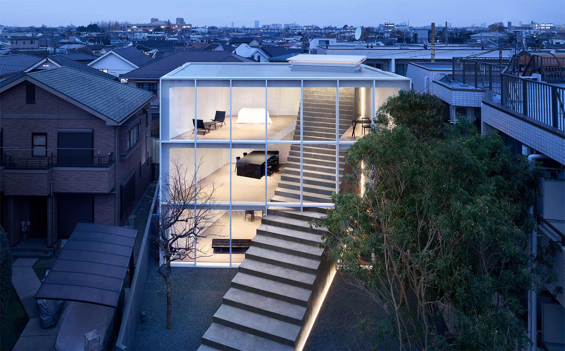  Stairway House Durch Die Fassade Verlaufende Treppe