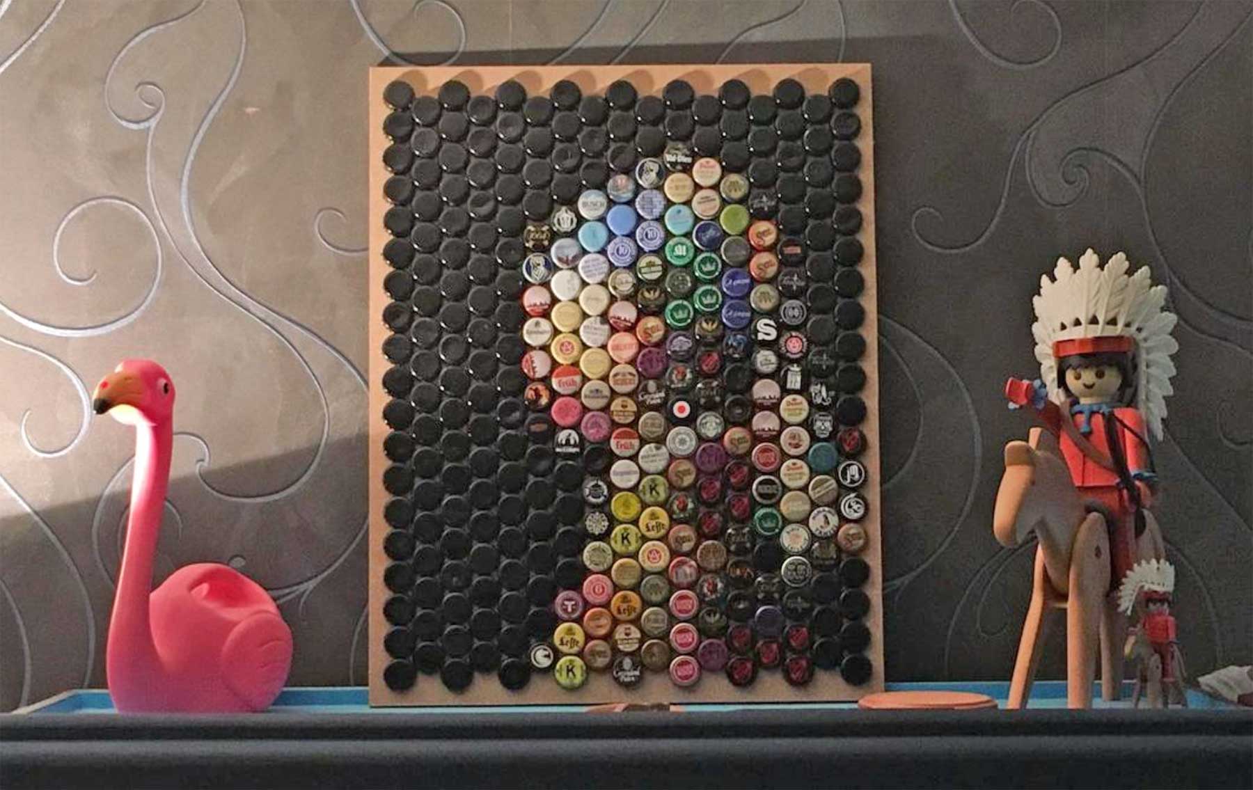 Kronkorken-Mosaike von Jean Marie Lambert - Trinken für die Kunst
