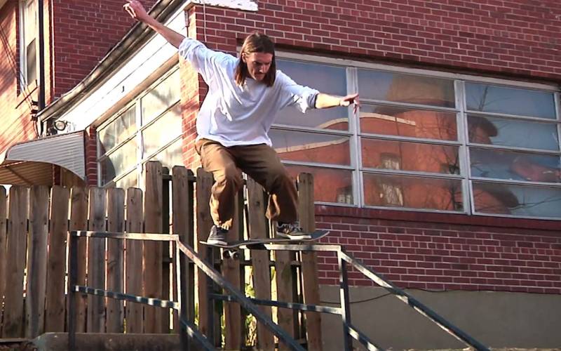 Fake-Wissenschaftsvideo über Skateboarding-Spots