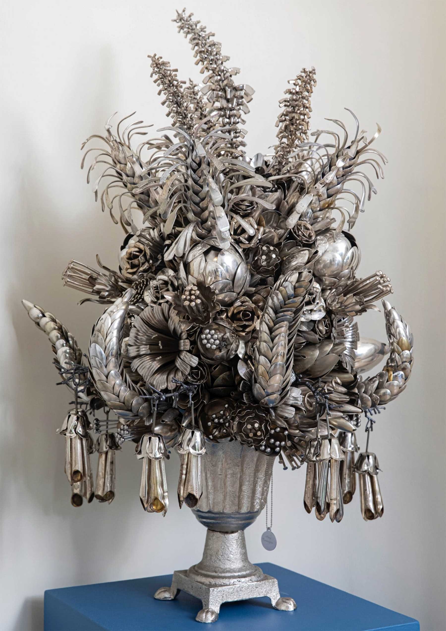 Blumensträuße aus Löffeln: Ausgefallene Kunst von Ann Carrington