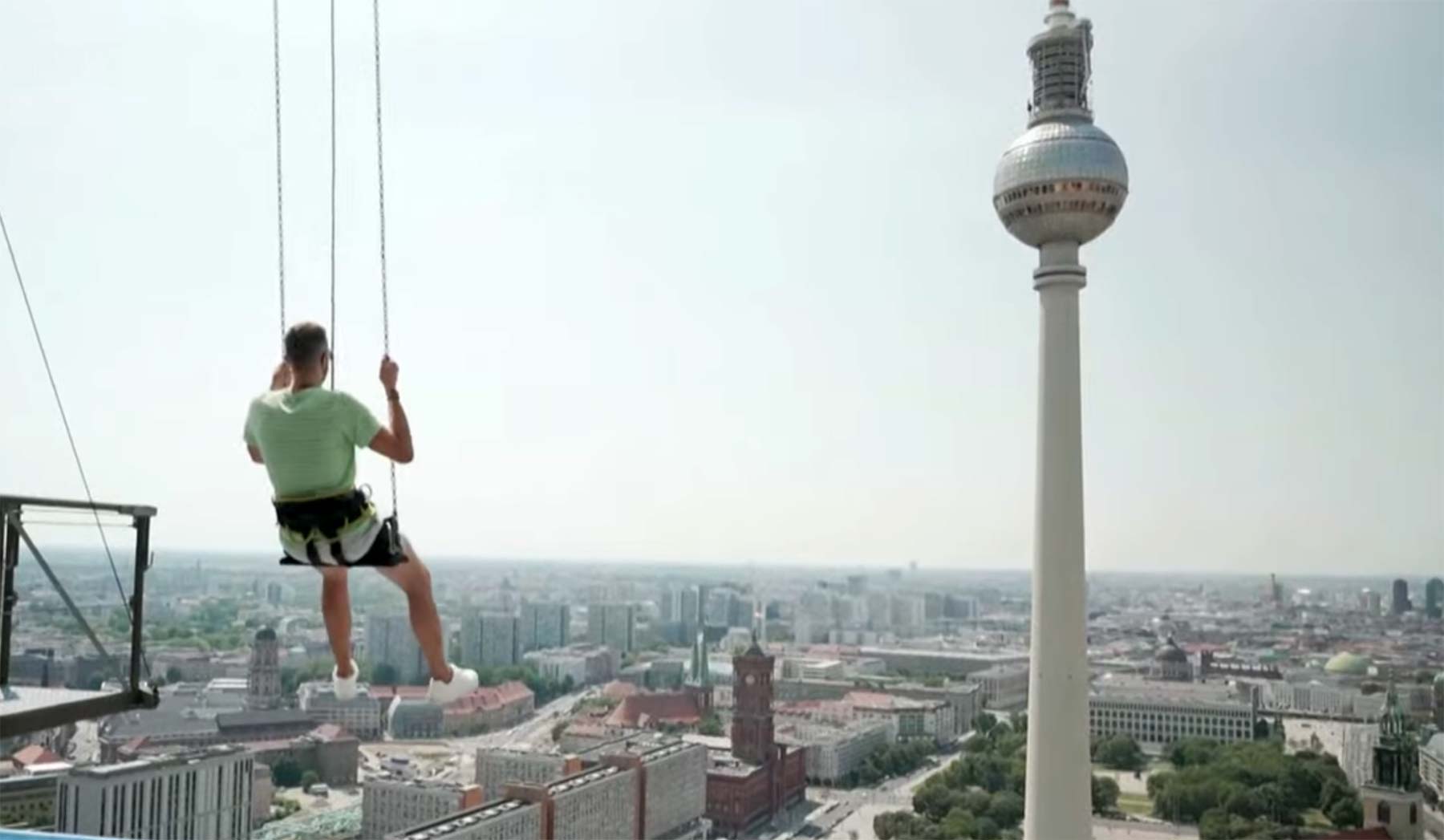 Höchste Schaukel Europas in Berlin